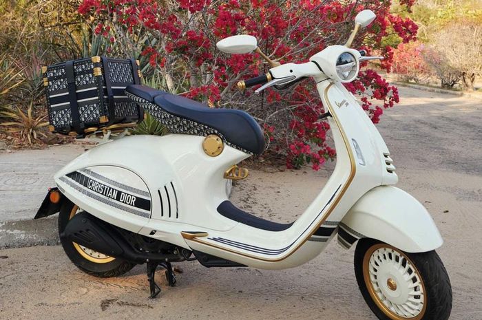 Vespa 946 Christian Dior đã bị 'thổi' giá lên đến 1,8 tỷ đồng