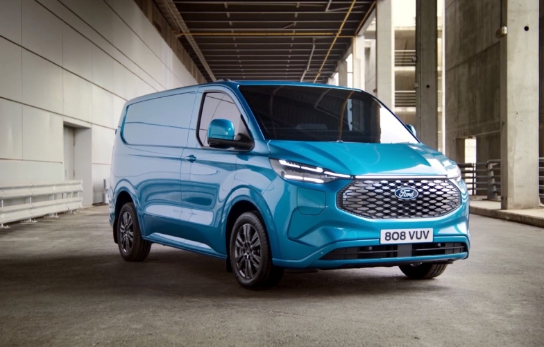 'Xe dịch vụ quốc dân' Ford Transit Custom 2024 ra mắt, sử dụng động cơ thuần điện