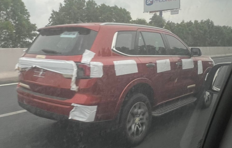 Ford Everest 2022 'lột trần' diện mạo tại Việt Nam, dự kiến ngày ra mắt đang đến gần