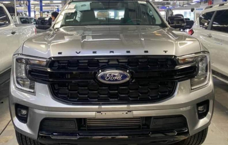 Ford Everest 2022 lộ giá bán dự kiến, chỉ từ 1,075 tỷ đồng, gây áp lực cho Fortuner