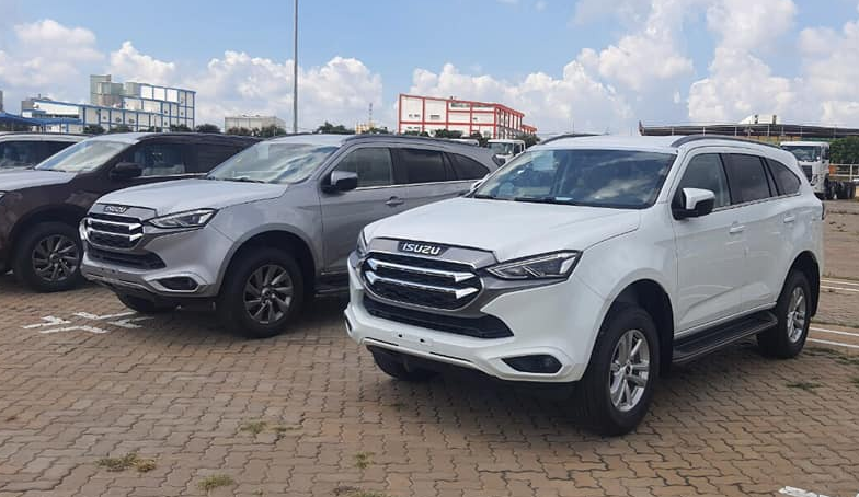 Isuzu mu-X 2022 chốt giá bán chính thức, khởi điểm từ 870 triệu đồng, quyết 'hơn thua' với Fortuner