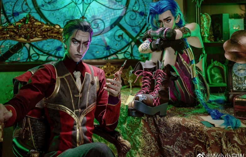 Ngắm màn cosplay bộ đôi 'bố con' Jinx và Silco trong Arcane