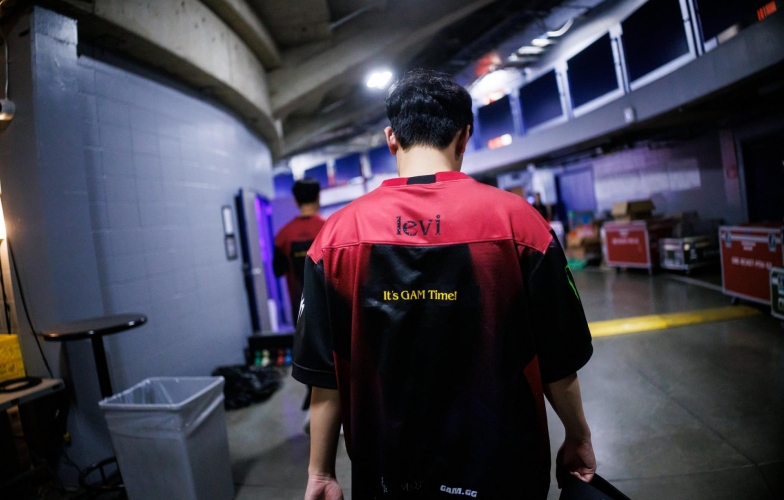 Levi chính thức giải nghệ