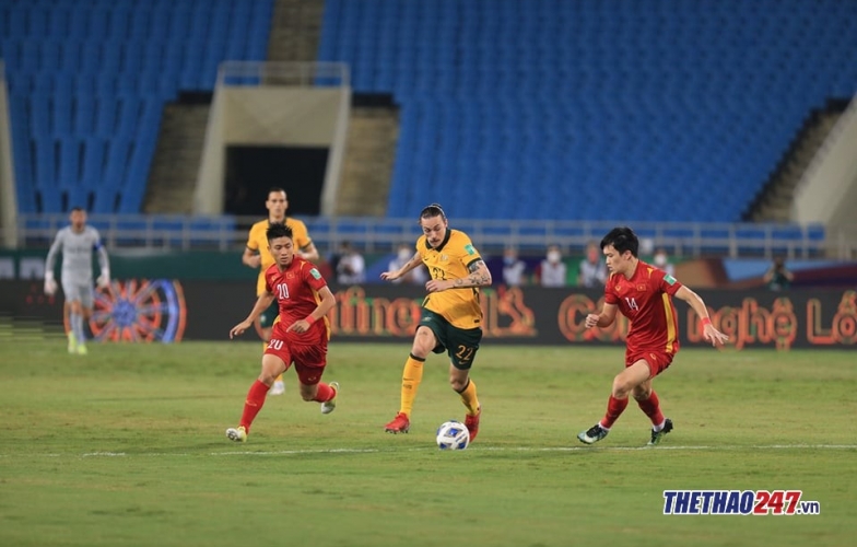 Cầu thủ Úc tuyên bố cho ĐT Việt Nam nhận ‘rổ bóng’ trên SVĐ đẹp