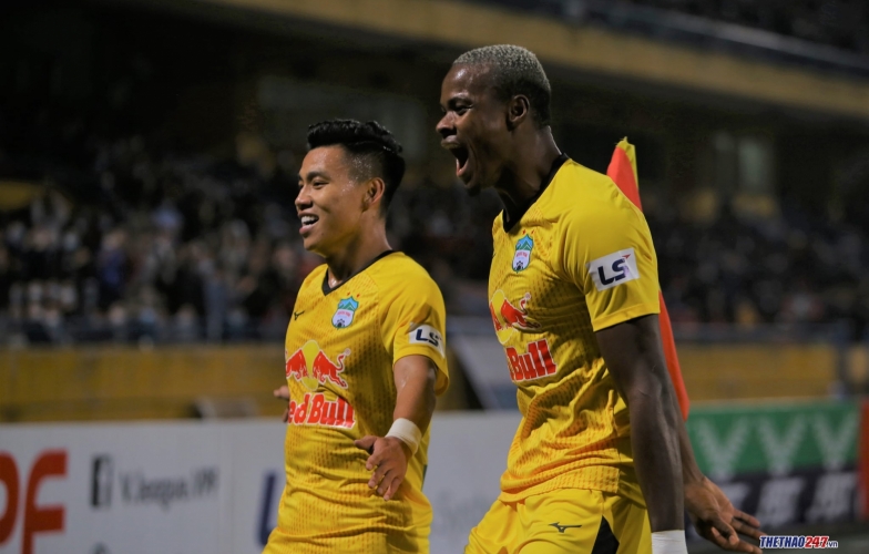 HAGL giữ chân thành công 'Vua kiến tạo V-League 2021'