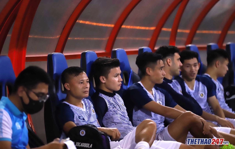 Quang Hải rời CLB Hà Nội ngay trong đêm, HLV Park 'thở phào nhẹ nhõm'