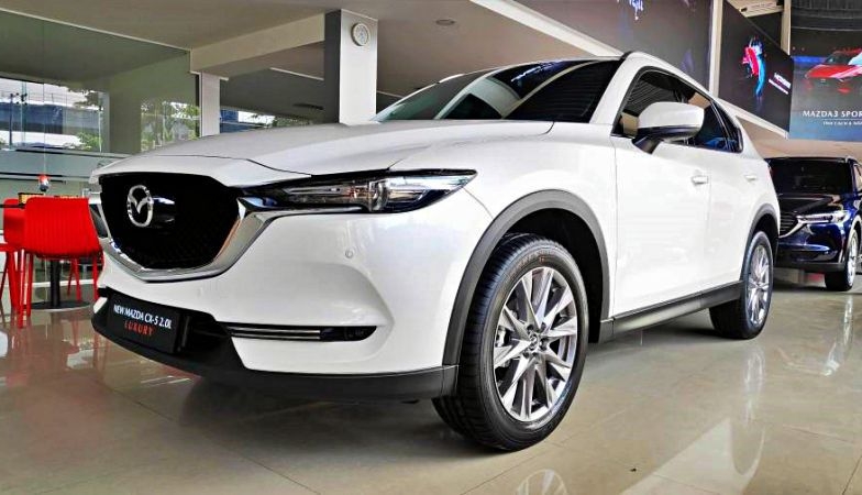 Mazda CX-5 giảm giá kịch sàn xuống dưới 800 triệu, quyết đấu Honda CR-V