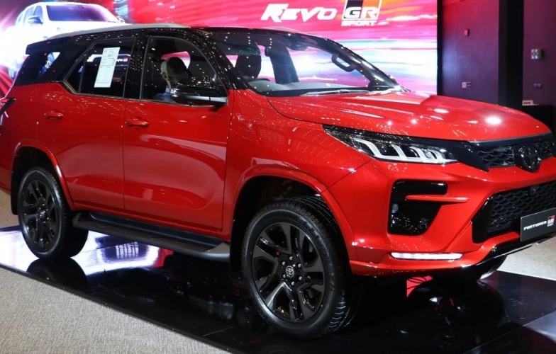 Toyota Fortuner 2021 ra mắt với phiên bản mới cực đỉnh, giá 1,3 tỷ đồng