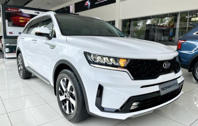 Giá xe Kia Sorento giảm “sốc” còn 999 triệu, quyết đấu CR-V, Santa Fe