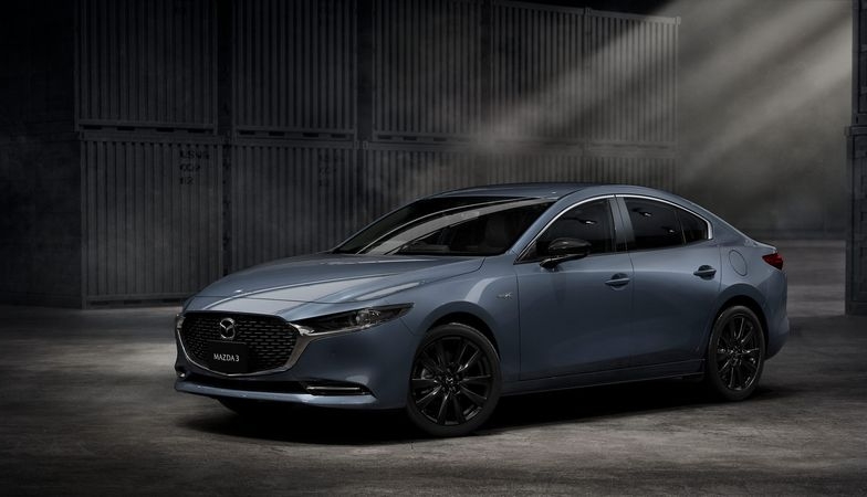 Mazda 3 2022 “gây sốt” với công nghệ lái bán tự động, giá từ 661 triệu đồng
