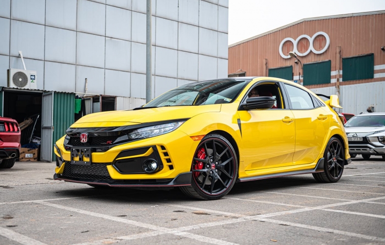 Cận cảnh Honda Civic Type R Limited Edition vừa về Việt Nam
