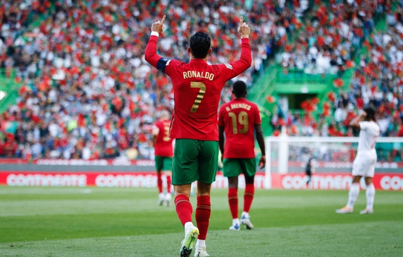 Chuyển nhượng MU 30/7: Tương lai Ronaldo sẽ ra sao, chốt ứng viên thay Antony