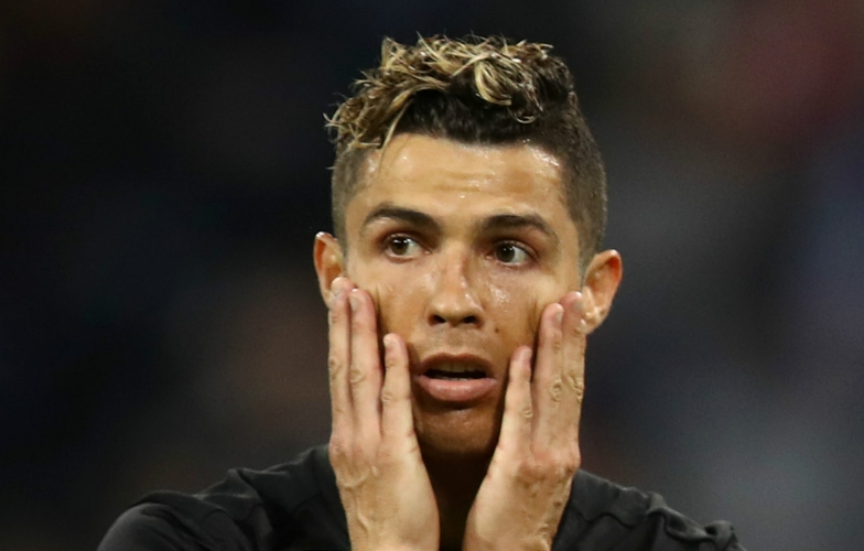 Thêm đội bóng gửi lời mời Ronaldo, sẵn sàng đáp ứng mọi yêu cầu