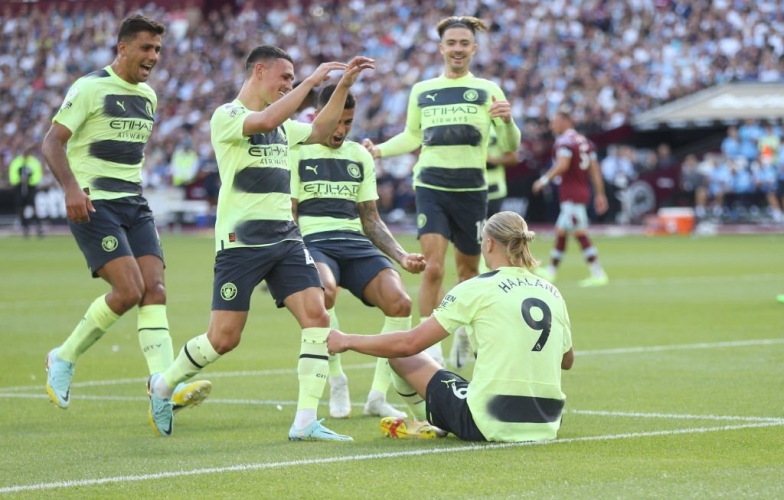 Có một Man City thật lạ lẫm tại Ngoại hạng Anh năm nay