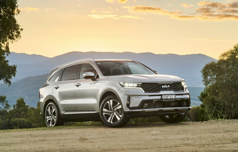 Kia Sorento 2022 được bổ sung phiên bản hybrid mới, giá hơn 1,1 tỷ đồng