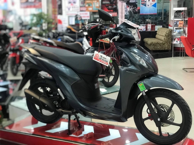 Honda Vision giảm giá mạnh trong tháng 5, khách Việt đỡ bức xúc