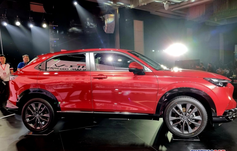Giá từ 826 triệu đồng, Honda HR-V 2022 có gì đấu Toyota Corolla Cross?