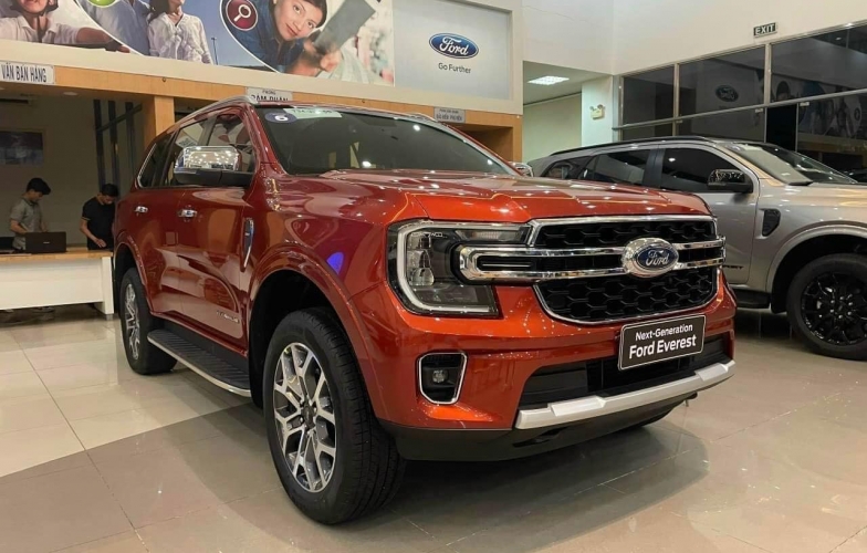 Chi tiết Ford Everest 2022 vừa về đại lý, khách Việt khó có thể nhận xe ngay