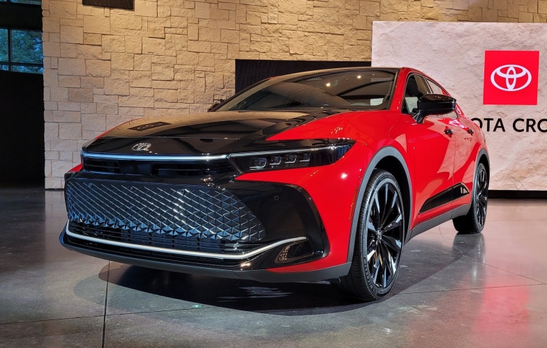 Toyota ra mắt mẫu sedan lai SUV với thiết kế cực đẹp, diện mạo như siêu xe