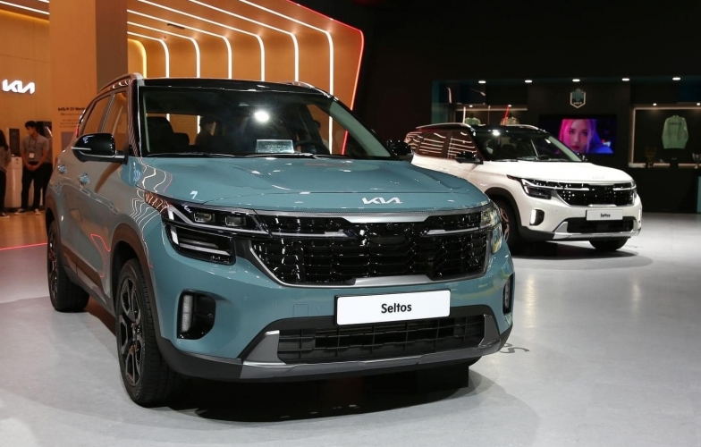 Kia Seltos 2023 có giá bán chính thức, thêm động cơ mới đấu Corolla Cross