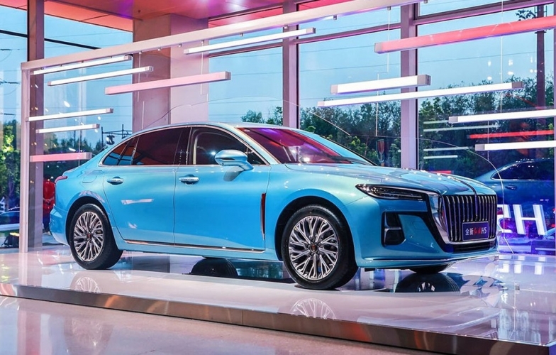 Sedan hạng D của Trung Quốc ra mắt với thiết kế như xe sang, giá từ 559 triệu đồng