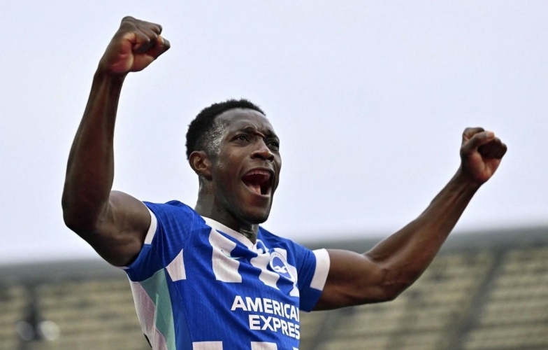 Cựu sao MU bùng nổ, gây sốt Ngoại hạng Anh