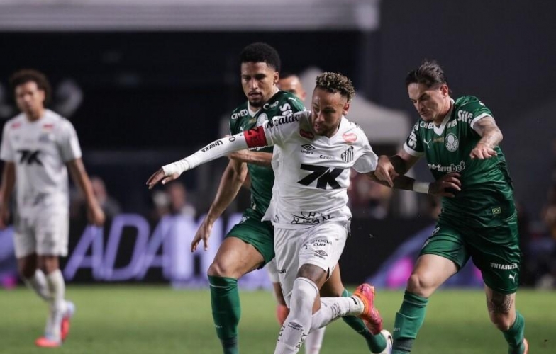 Neymar bật khóc trong ngày Santos tạo địa chấn lịch sử