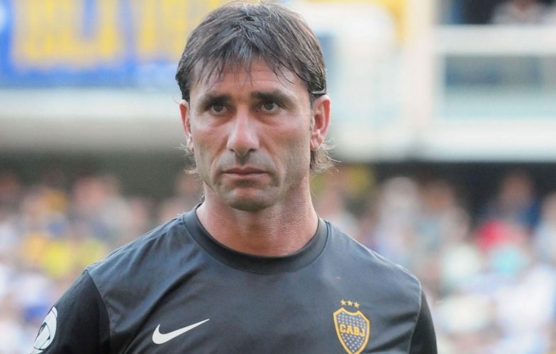 HLV Argentina từng là đồng đội Messi sắp cập bến đại gia V-League