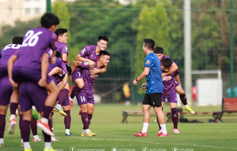 Tiền đạo Việt kiều Châu Âu lên U22 Việt Nam chuẩn bị cho SEA Games