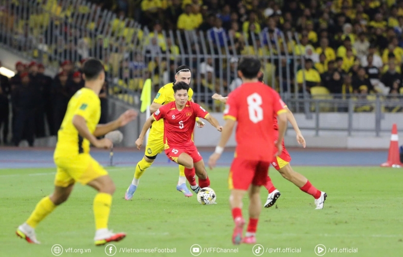 CĐV Thái Lan đồng loạt lên tiếng khi ĐT Việt Nam thua đậm Malaysia