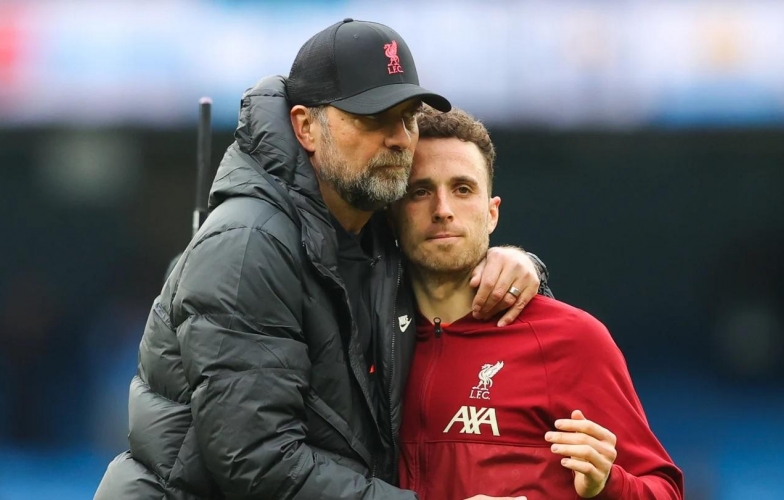 Jurgen Klopp không thể cầm lòng khi Diogo Jota ra đi