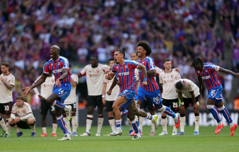 Đá pen quá tệ, Liverpool thất bại bất ngờ trước Crystal Palace