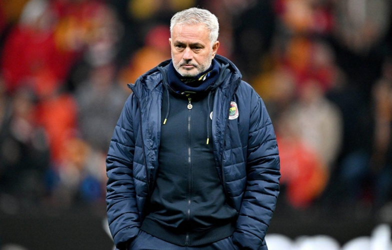 Mourinho bị sa thải vì không biết chơi tấn công áp đảo