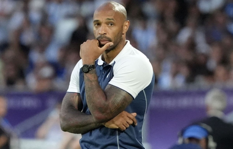 Henry lo Arsenal mãi chưa có danh hiệu lớn