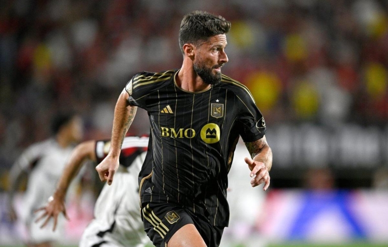 Olivier Giroud chính thức trở lại Ligue 1