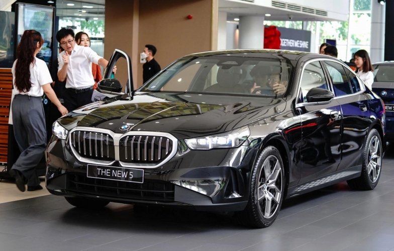 Giảm hơn 400 triệu, BMW 5 Series bản lắp ráp có đánh đổi điều gì?