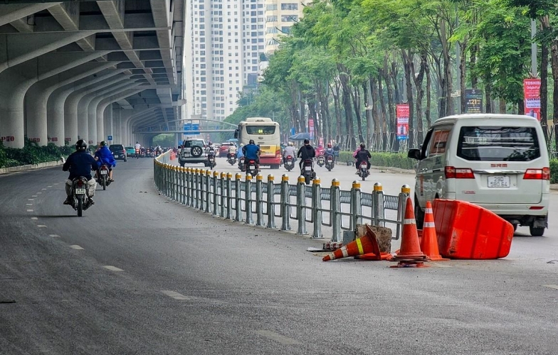 Phân làn cứng trên đường Phạm Văn Đồng: Giải pháp giao thông hay tạo thêm áp lực?
