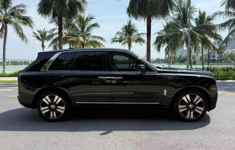 Rolls-Royce Cullinan 2020 rao bán với mức giá 'dễ thở' chưa từng có tại Việt Nam