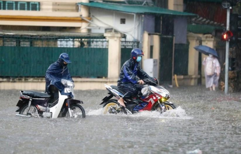 Siêu bão số 9 Ragasa gây mưa cực lớn, Hà Nội nguy cơ ngập úng và tê liệt giao thông