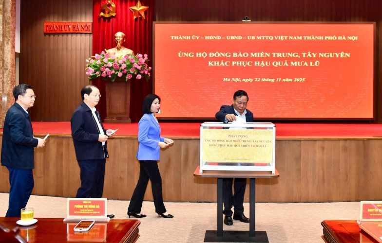 Cán bộ và nhân dân Thủ đô ủng hộ đồng bào miền Trung, Tây Nguyên khắc phục hậu quả mưa lũ