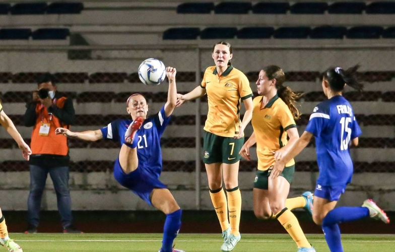 Mang cầu thủ U23 đá AFF Cup nữ, đội hạng 11 FIFA thua sốc Philippines