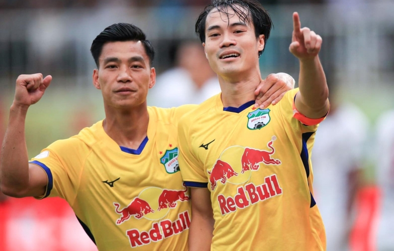 Văn Toàn 'mở tài khoản', HAGL thắng trận thứ 3 liên tiếp ở V-League