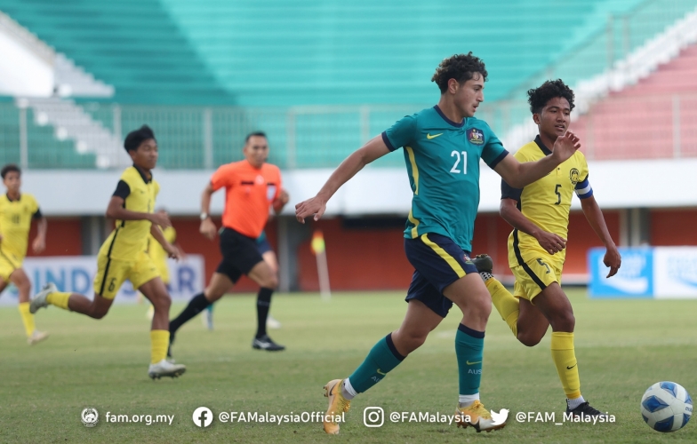 Cầm hòa Malaysia, 'ông lớn châu Á' dâng vé đi tiếp cho U16 Việt Nam