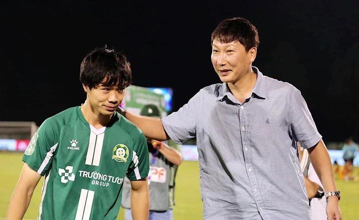 HLV Kim Sang Sik ra phán quyết về Công Phượng với ĐT Việt Nam