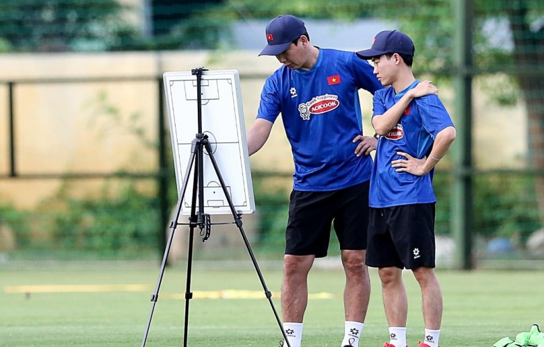 HLV Kim Sang Sik ra phán quyết về danh sách ĐT Việt Nam