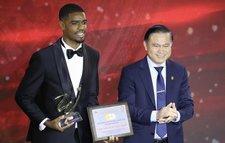 Trực tiếp Lễ trao giải V.League Awards 2025: Alan nhận giải cầu thủ xuất sắc nhất