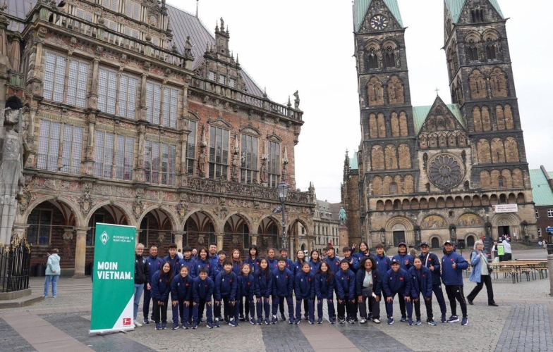 U17 nữ Việt Nam đi xem 1 trận đấu ở Đức