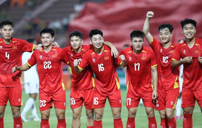 HLV Kim Sang Sik phải loại 4 cầu thủ trước SEA Games 33