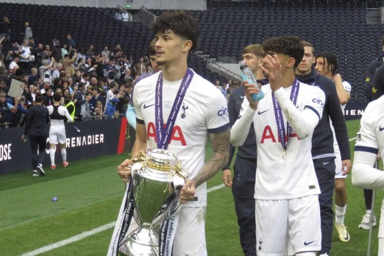 Cựu sao Chelsea, Tottenham có màn ra mắt thảm họa ở ĐT Thái Lan
