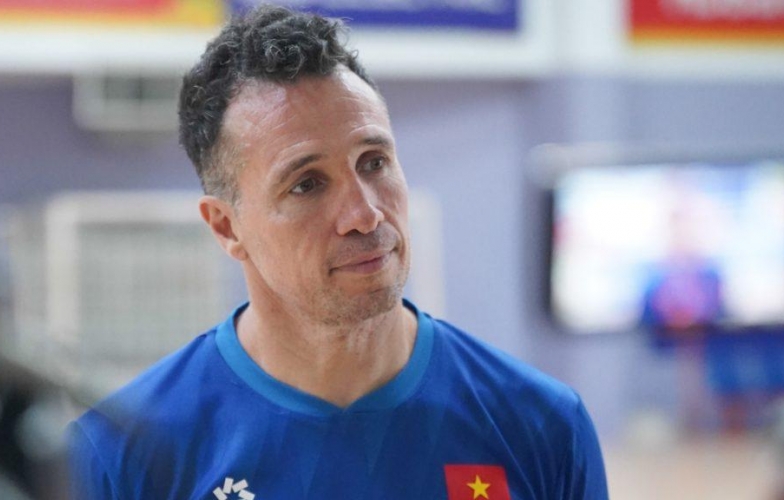 HLV Argentina phải loại 3 tuyển thủ Việt Nam trước SEA Games